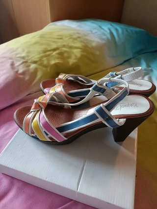 Sandalias tacón multicolor
