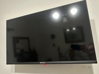 Smart TV Hisense 32 para pared y mando