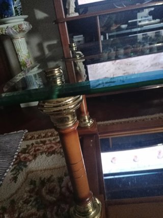 Mesa de centro de cristal y madera