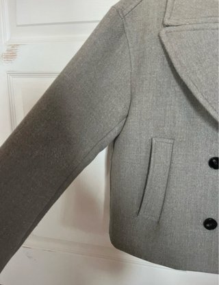 Abrigo Zara gris corto