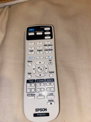 Proyector Epson Full HD Cine en Casa