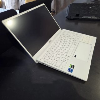 MSI Ultrabook i7 11ª 16GB RAM 1TB SSD GTX
