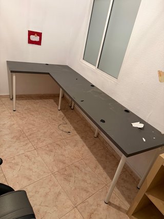 Mesa de oficina IKEA en L