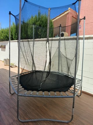 Trampolín con red de seguridad
