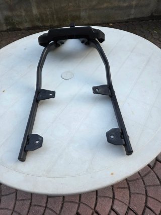 Kit Piastra e Staffe Bauletto Givi Nero