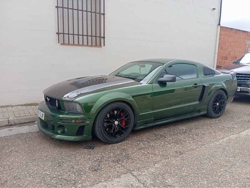 Ford Mustang 2010 supercharged - foto 1