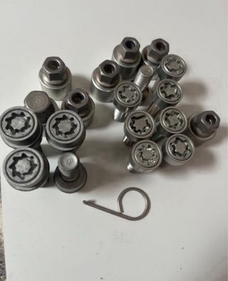 TORNILLOS ANTIRROBO VW GOLF AUDI SEAT VW T4 T5 T6