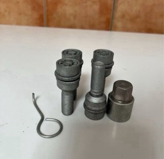 TORNILLOS ANTIRROBO VW GOLF AUDI SEAT VW T4 T5 T6