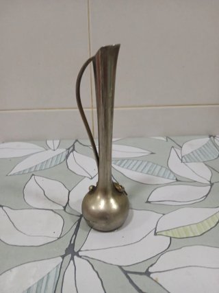 Jarrón antiguo metal 18 cm