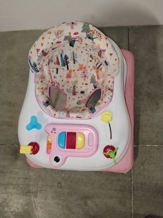 Andador infantil rosa con juguetes