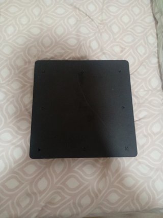 PS4 (PlayStation 4) Negra + FIFA 20