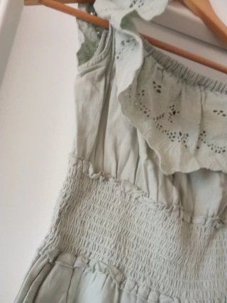 Mono corto Zara bordado verde