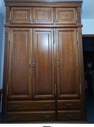 Armario madera maciza con cajones