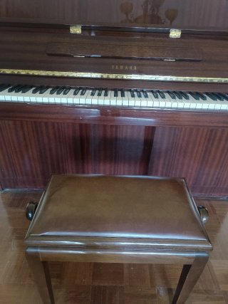 Piano Vertical Yamaha como Nuevo