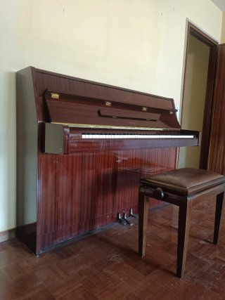 Piano Vertical Yamaha como Nuevo