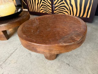 Coppia di tavolini in teak indonesiano antico