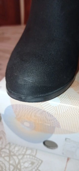 Botines negros de tacón talla 38.