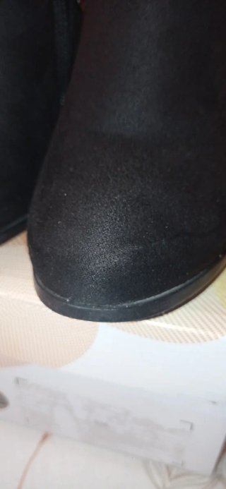 Botines negros de tacón talla 38.