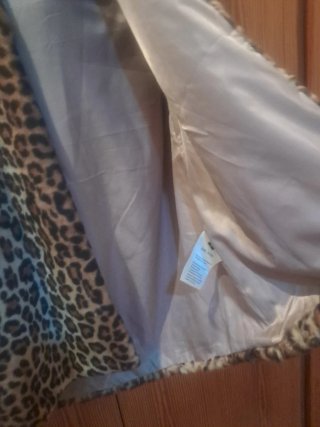 Chaleco piel sintética estampado leopardo