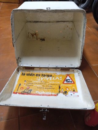 Cajón de reparto para moto