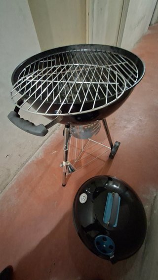 Barbacoa de carbón negra