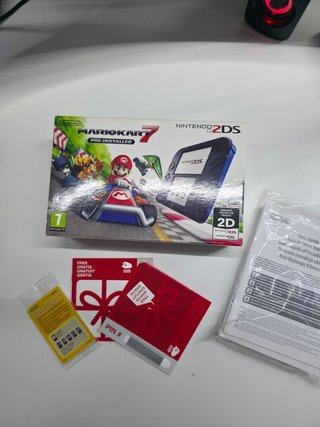 Nintendo 2DS y Caja + Juegos + Accesorios