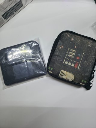 Nintendo 2DS y Caja + Juegos + Accesorios