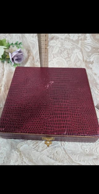 Caja antigua joyero collar púrpura