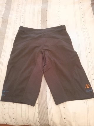 Pantalón corto Hiru Talla S