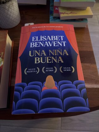 Una niña buena / A Good Girl (Spanish Edition)