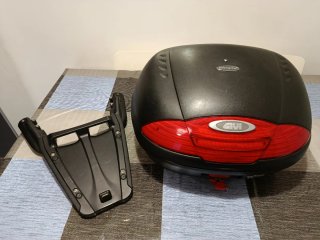 Baúl Givi FZ6 con soporte