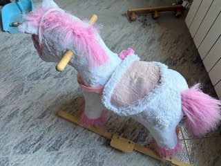 Caballo balancín infantil de peluche
