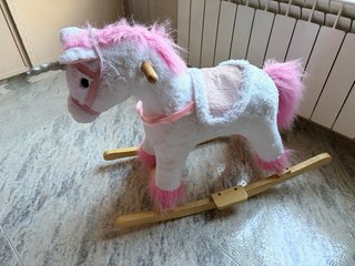 Caballo balancín infantil de peluche