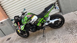 Kawasaki Z750 moto naked en perfectas condiciones