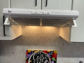 Vitrocerámica, horno y campana extractora