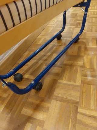 Cama Plegable Azul y Blanca