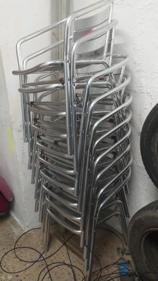 10 Sillas de Aluminio Apilables