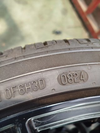 Llantas Audi 18 5/100 con neumáticos