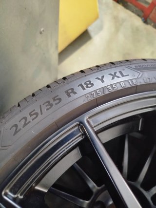 Llantas Audi 18 5/100 con neumáticos