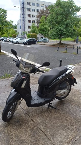Kymco People S 125 Negra