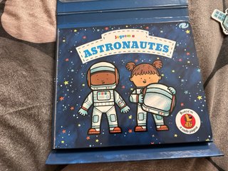 Jugamos a astronautas