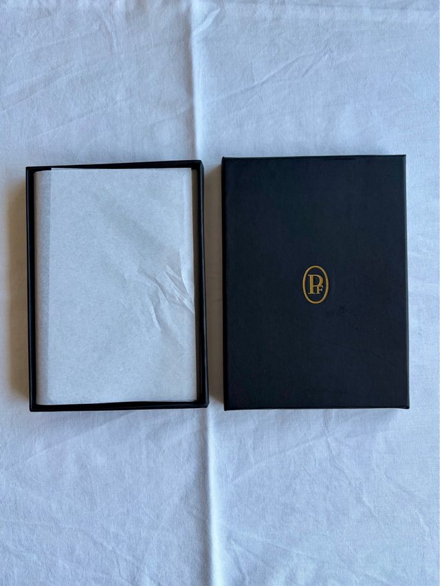Funda de piel para libro / cartera PARMIGIANI FLEU