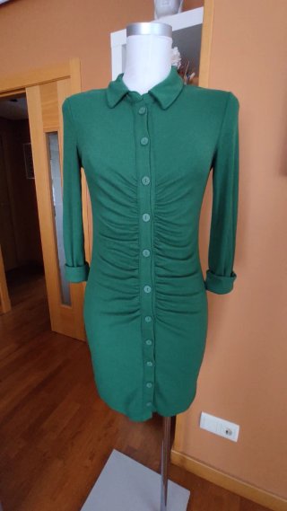 Vestido verde Stradivarius talla L
