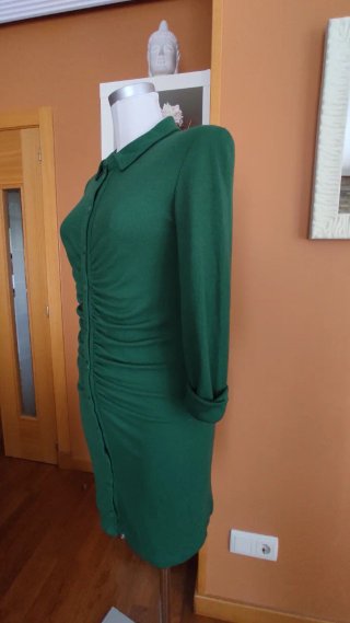 Vestido verde Stradivarius talla L