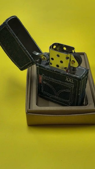 Mechero tipo Zippo vaquero