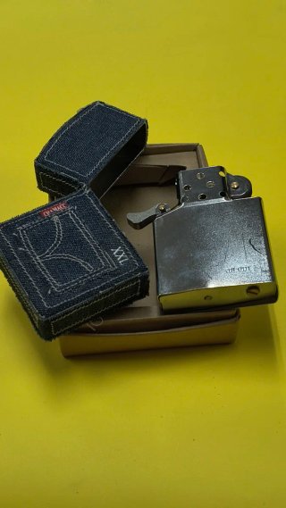 Mechero tipo Zippo vaquero