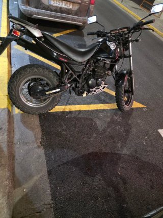 Hyosung 125 Negra