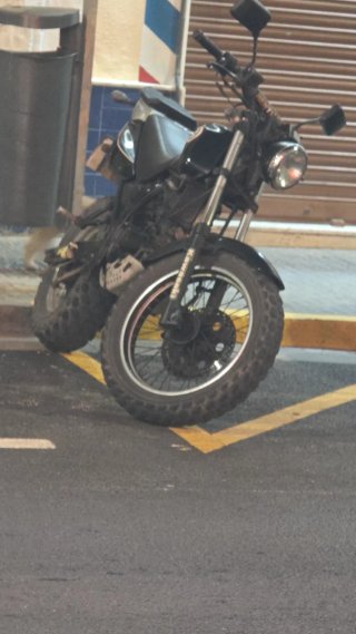 Hyosung 125 Negra