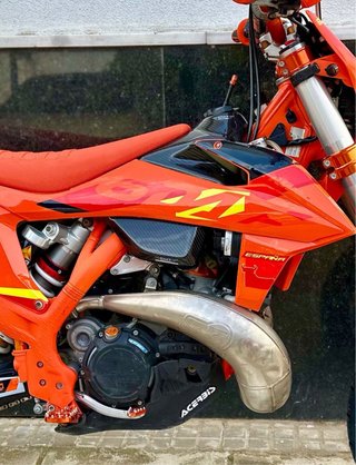 Protector Carbono KTM 20-23 Nuevo