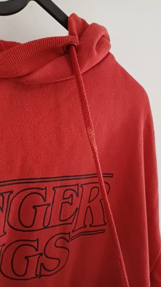 Sudadera roja ancha Stranger things